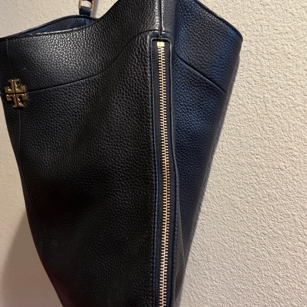 Tory Burch Black Leather Hobo Bag - Picture 4 of 7